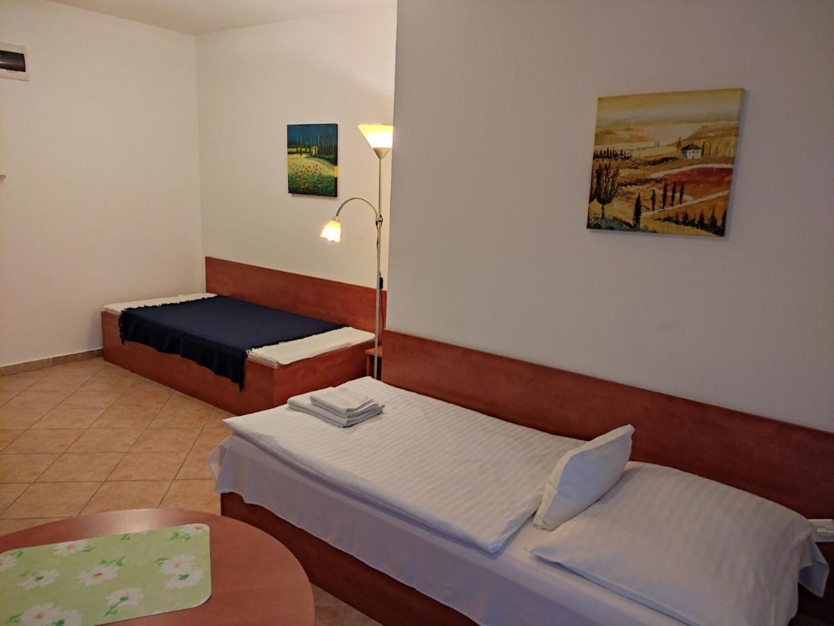 Szent Kristof Apartmanhotel Zalaegerszeg Εξωτερικό φωτογραφία