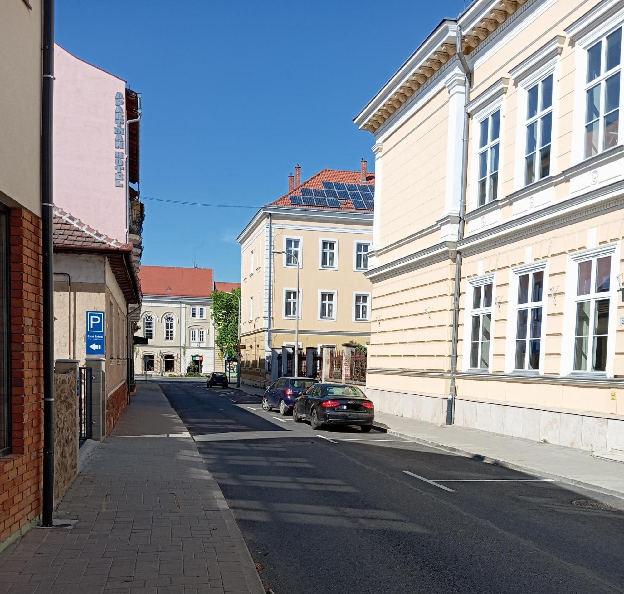 Szent Kristof Apartmanhotel Zalaegerszeg Εξωτερικό φωτογραφία