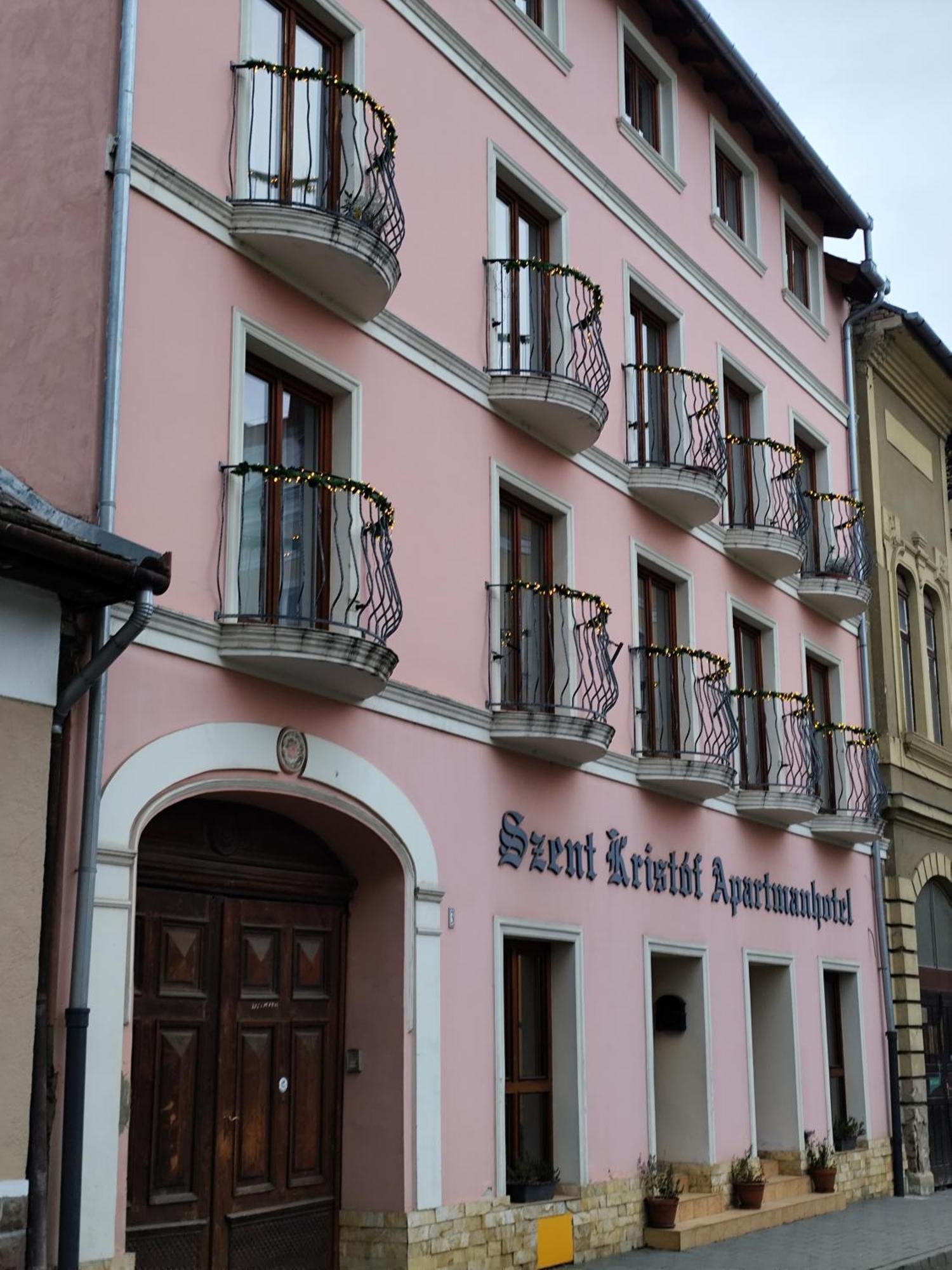 Szent Kristof Apartmanhotel Zalaegerszeg Εξωτερικό φωτογραφία